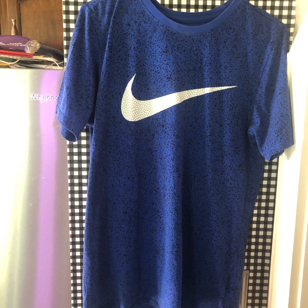 Nike tee